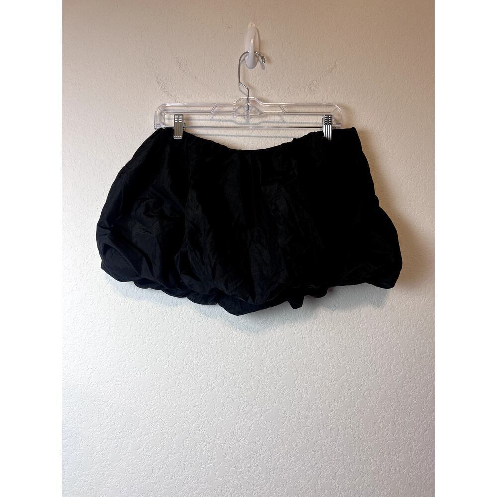 Chic Edikted Jora Nylon Bubble Mini Skirt - Black, Size Medium